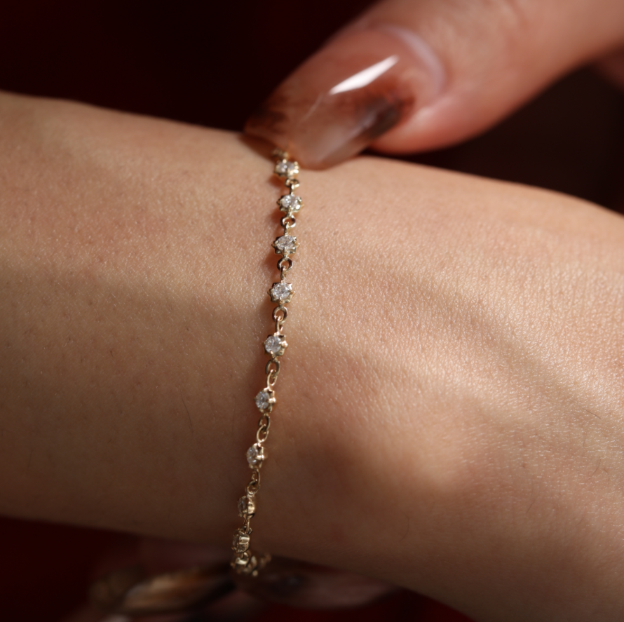 14K Yellow Gold Round Lab Dimaond Star Bezel Station Bracelet 14K Yellow Gold Round Lab Dimaond Star Bezel Station Bracelet