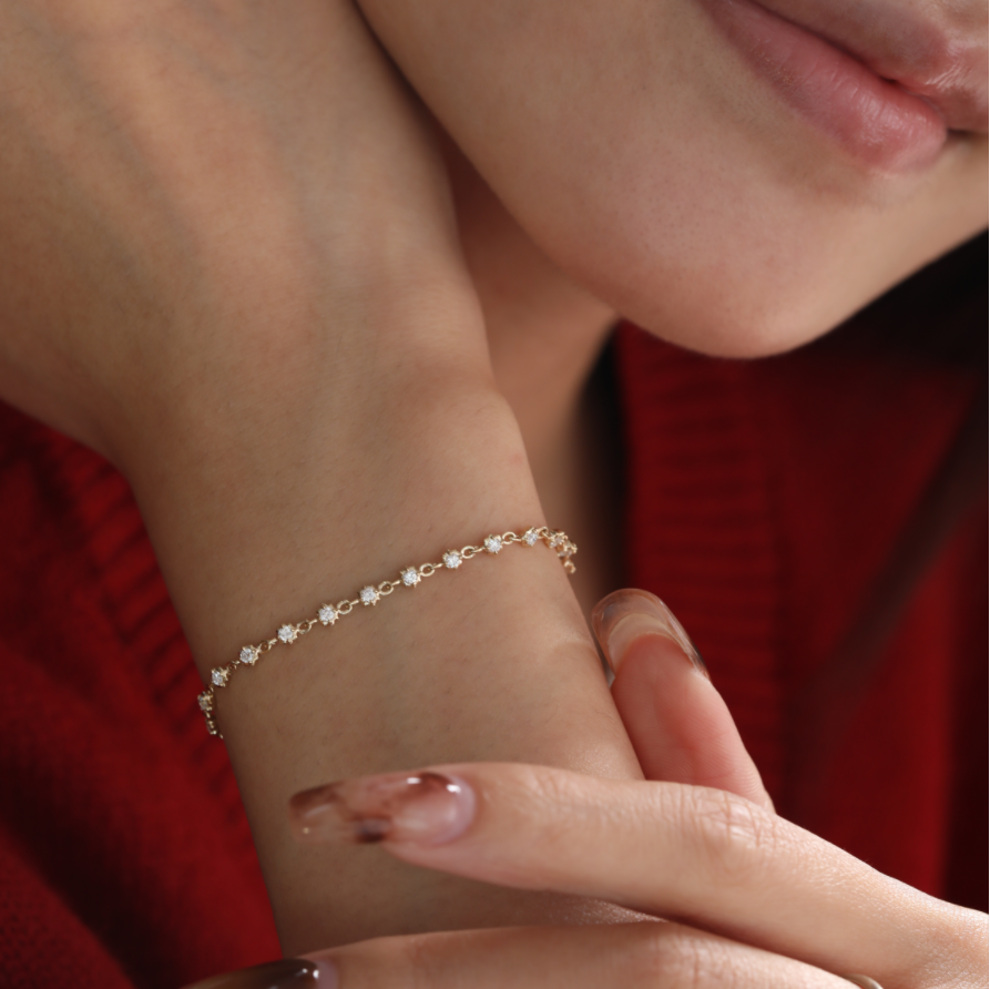 14K Yellow Gold Round Lab Dimaond Star Bezel Station Bracelet 14K Yellow Gold Round Lab Dimaond Star Bezel Station Bracelet