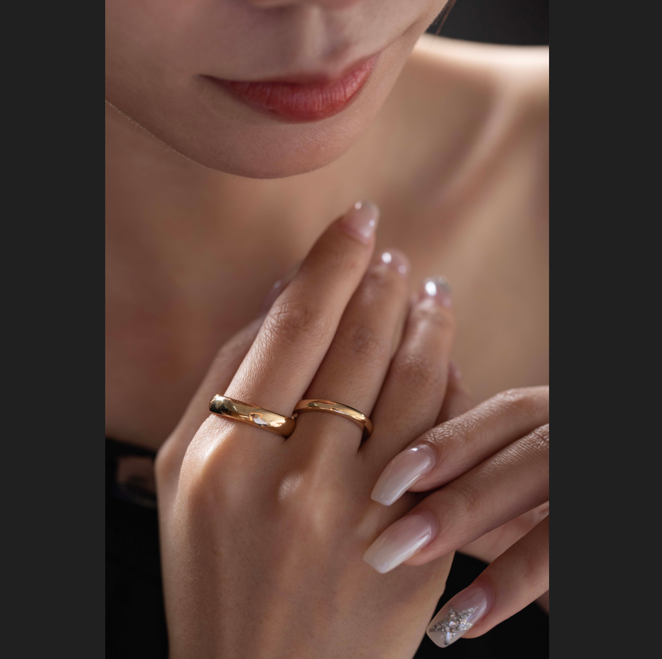 18K Yellow Gold Wedding Band Set 18K Yellow Gold Wedding Band Set