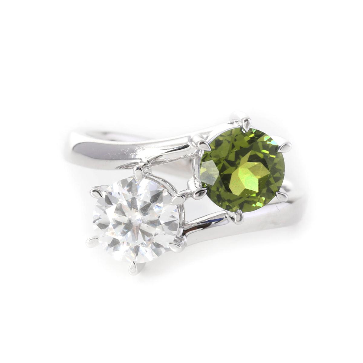 18K White Gold Round Cut Lab Diamond & Peridot Toi et Moi Ring 18K White Gold Round Cut Lab Diamond & Peridot Toi et Moi Ring