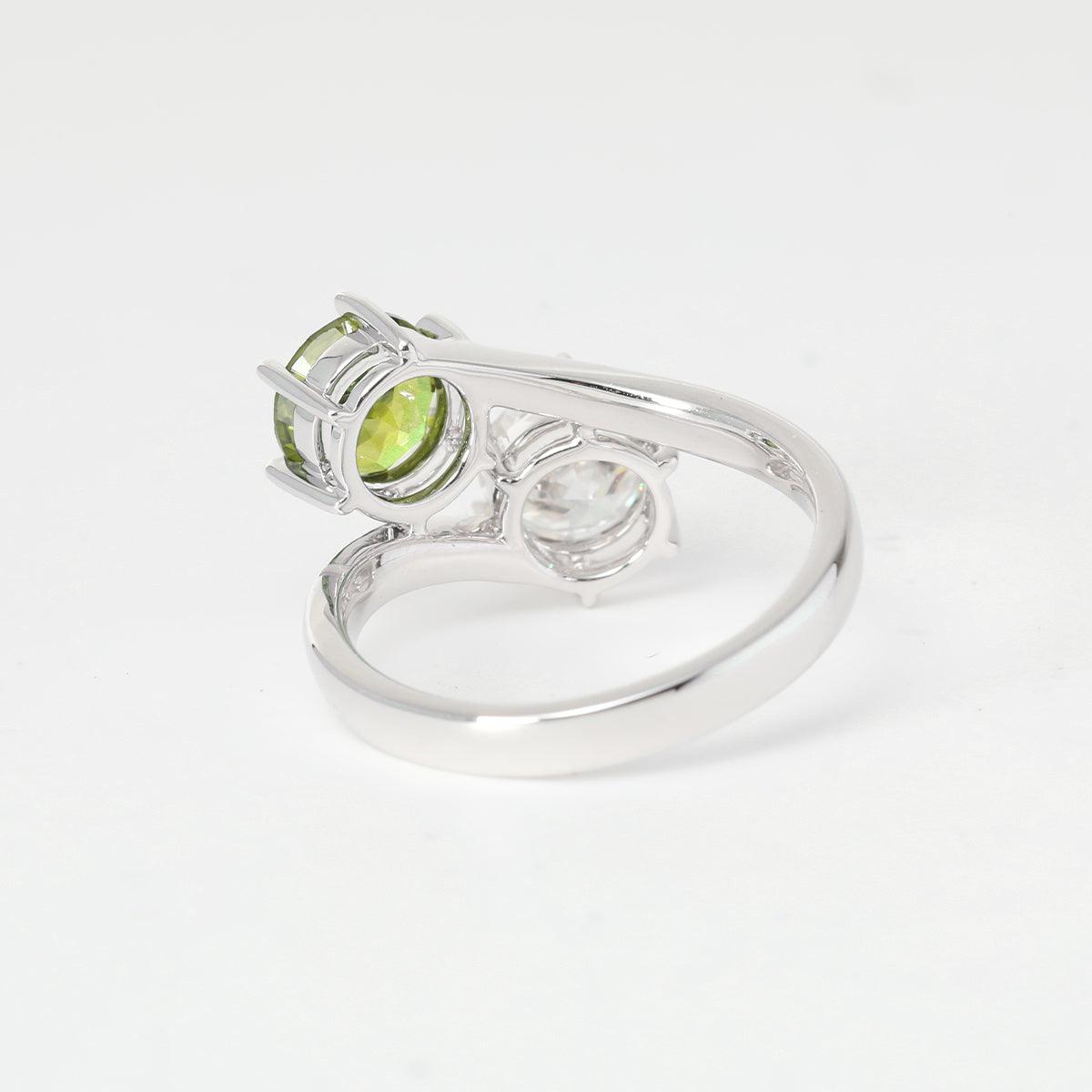 18K White Gold Round Cut Lab Diamond & Peridot Toi et Moi Ring 18K White Gold Round Cut Lab Diamond & Peridot Toi et Moi Ring