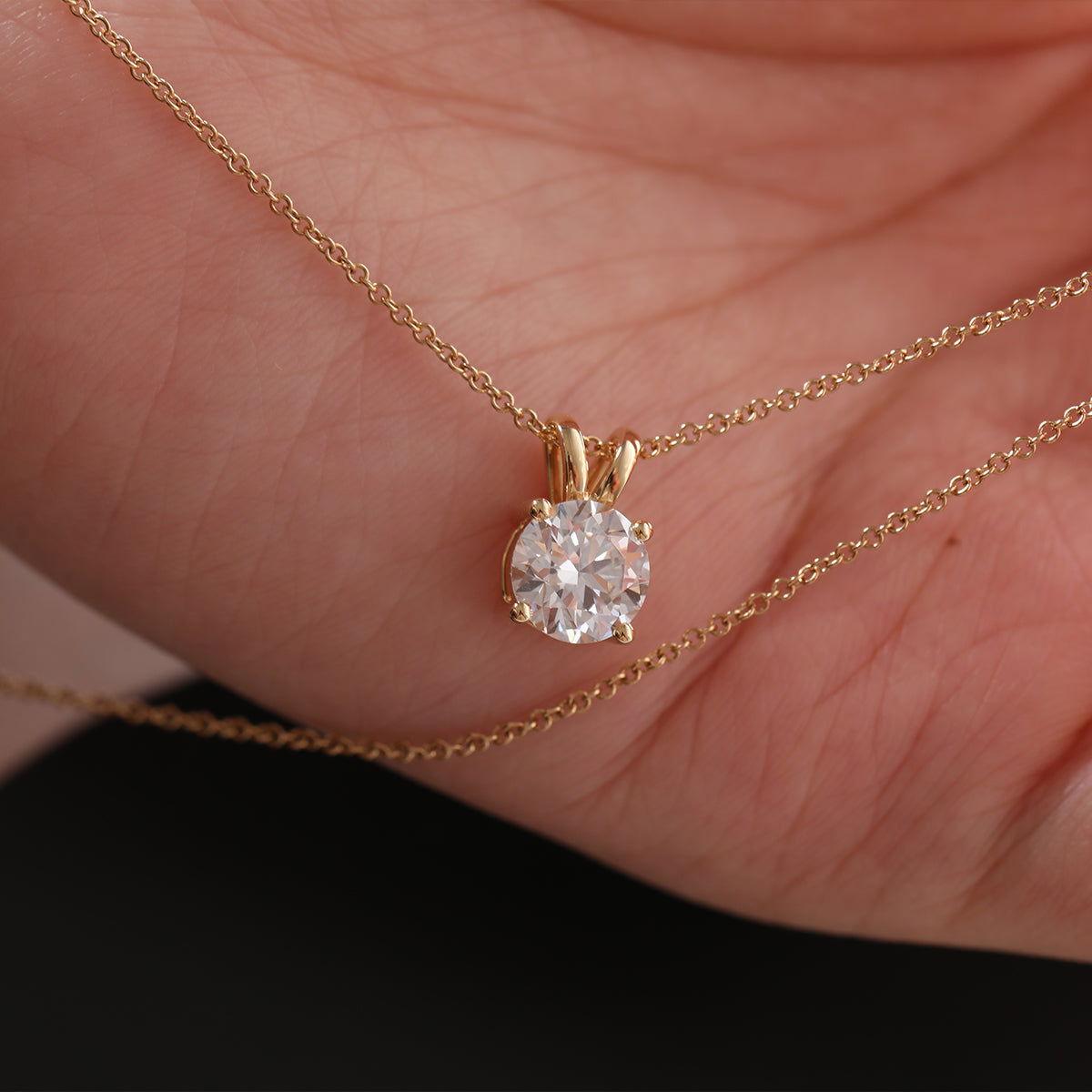18K Yellow Gold 1.5ct Round Lab Diamond Round Prong Basket Setting Necklace 18K Yellow Gold 1.5ct Round Lab Diamond Round Prong Basket Setting Necklace