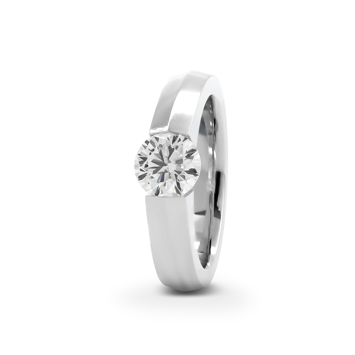14K White Gold 1ct Round Brilliant Cut Lab Diamond Solitaire Ring with Knife Edge Band Design 14K White Gold 1ct Round Brilliant Cut Lab Diamond Solitaire Ring with Knife Edge Band Design