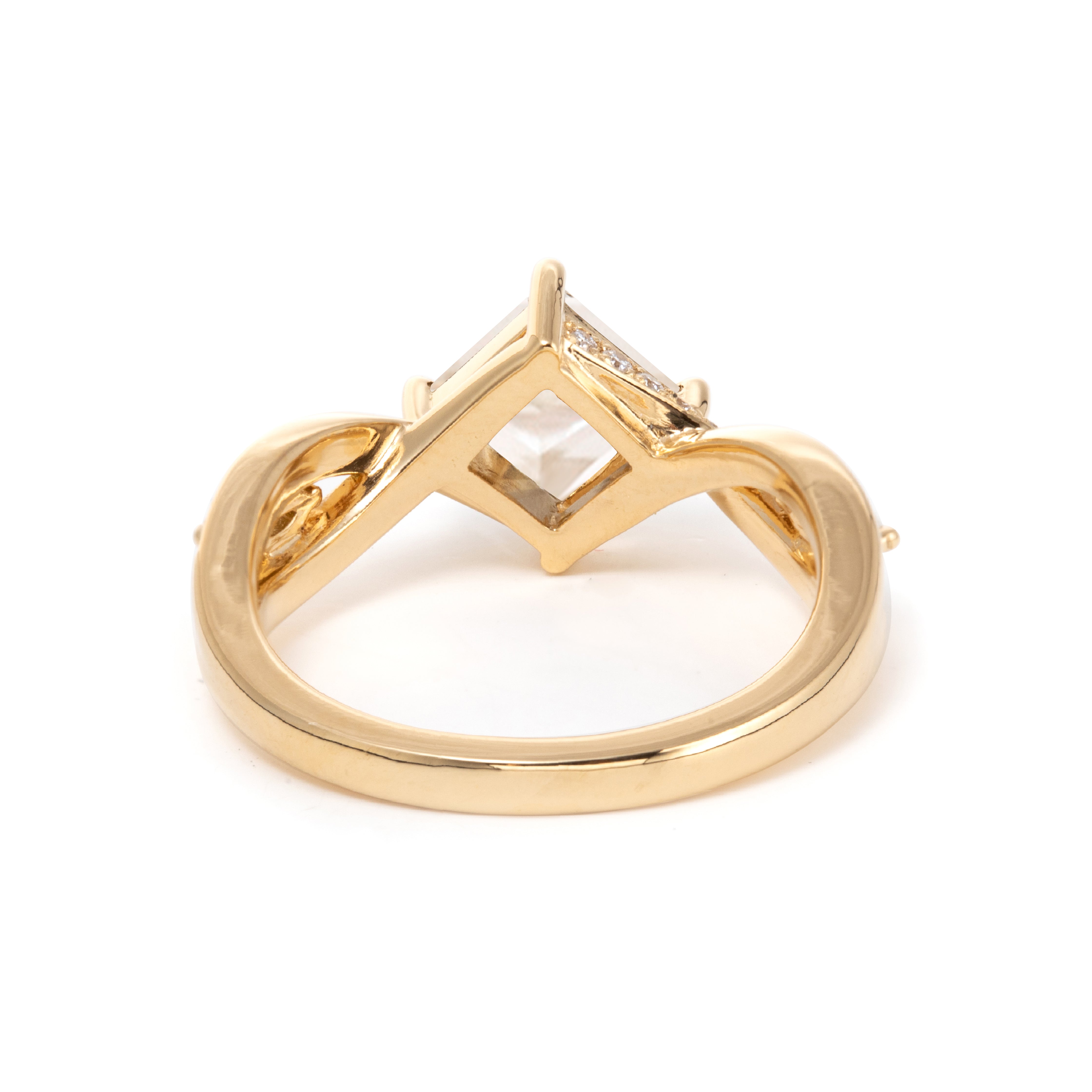 18K Yellow Gold 1.5ct Princess Cut Lab Diamond 4 Claw Prongs Vintage Ring with Round and Marquise Cut Lab Diamond Side-stones 18K Yellow Gold 1.5ct Princess Cut Lab Diamond 4 Claw Prongs Vintage Ring with Round and Marquise Cut Lab Diamond Side-stones