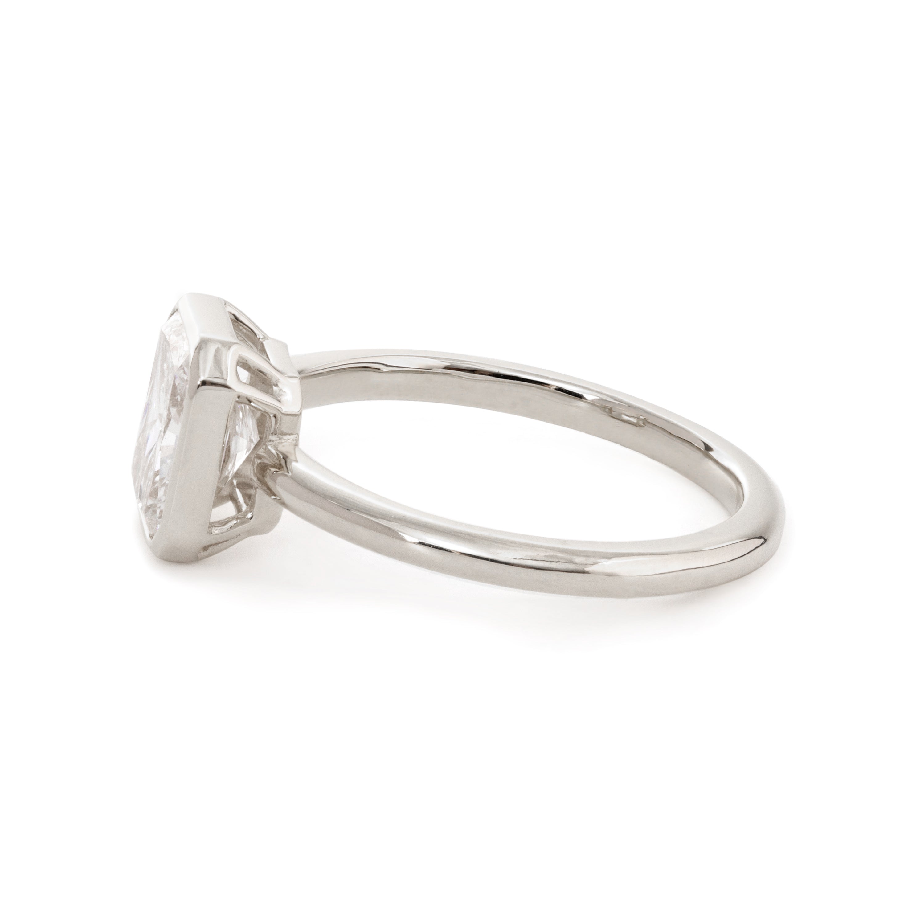 14K Yellow Gold 1.5ct Radiant Cut Lab Diamond Bezel Setting Solitaire Ring 14K Yellow Gold 1.5ct Radiant Cut Lab Diamond Bezel Setting Solitaire Ring