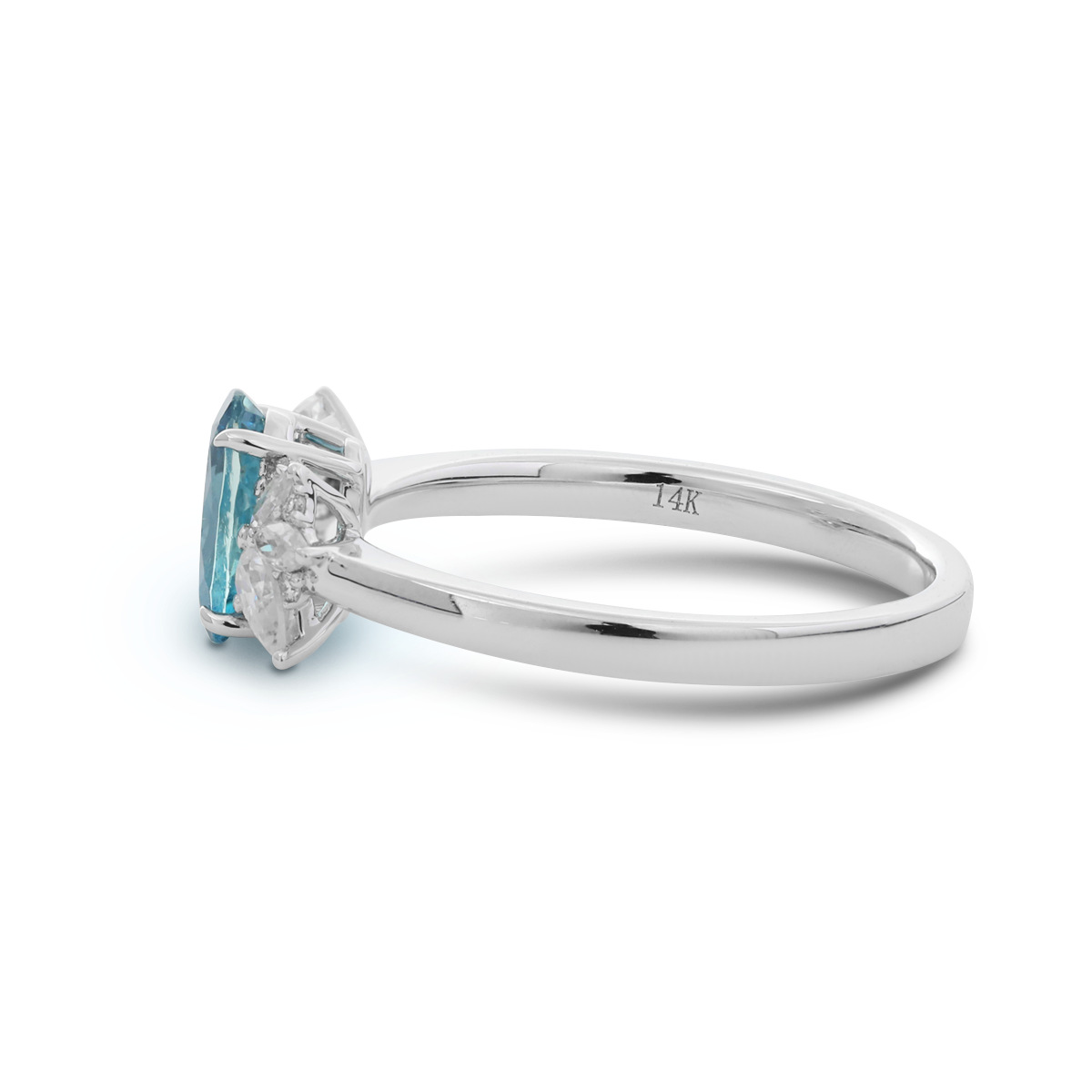14K White Gold Oval Natural Aquamarine Ring with Moissanite Side Stones 14K White Gold Oval Natural Aquamarine Ring with Moissanite Side Stones