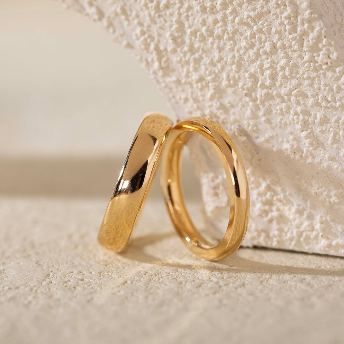 18K Yellow Gold Wedding Band Set 18K Yellow Gold Wedding Band Set
