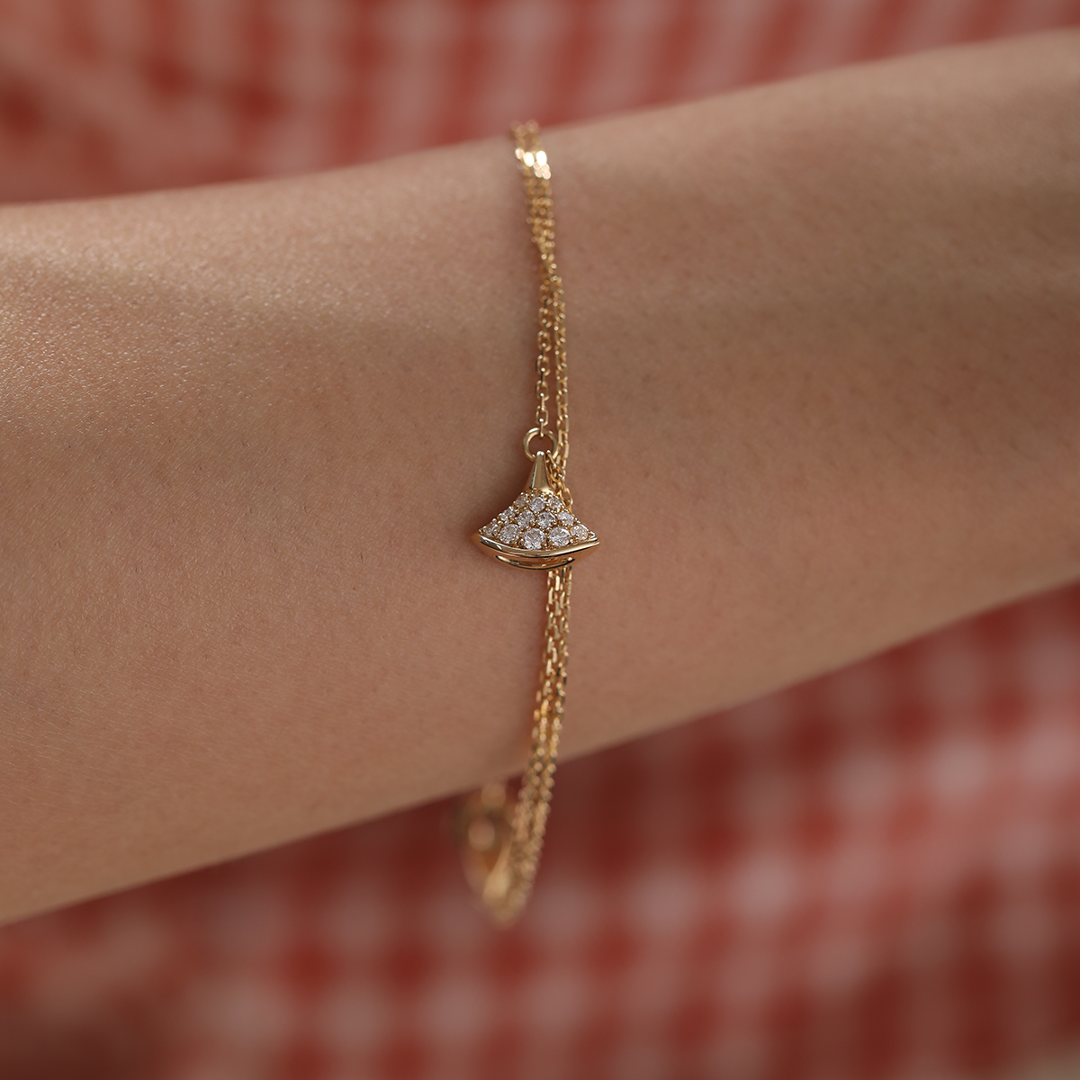 18K Yollow Gold Round Lab Diamond Skirt Pendant Necklace 18K Yollow Gold Round Lab Diamond Skirt Pendant Necklace