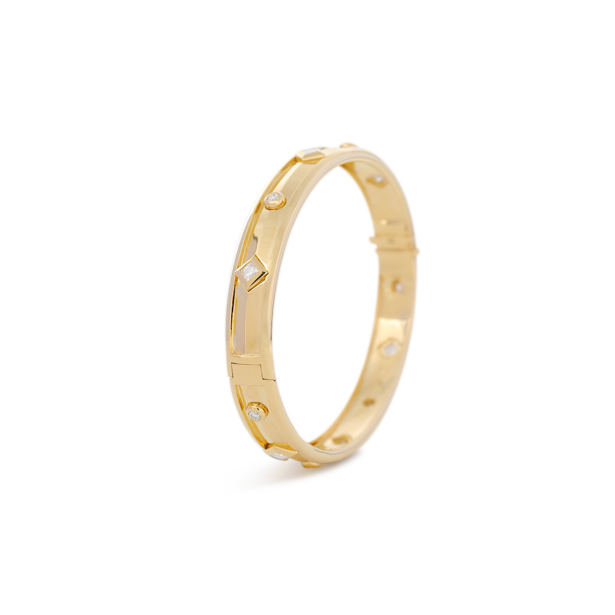 18K Yellow Gold Round Cut and Princess Cut Lab Diamond Bezel Bangle Bracelet 18K Yellow Gold Round Cut and Princess Cut Lab Diamond Bezel Bangle Bracelet