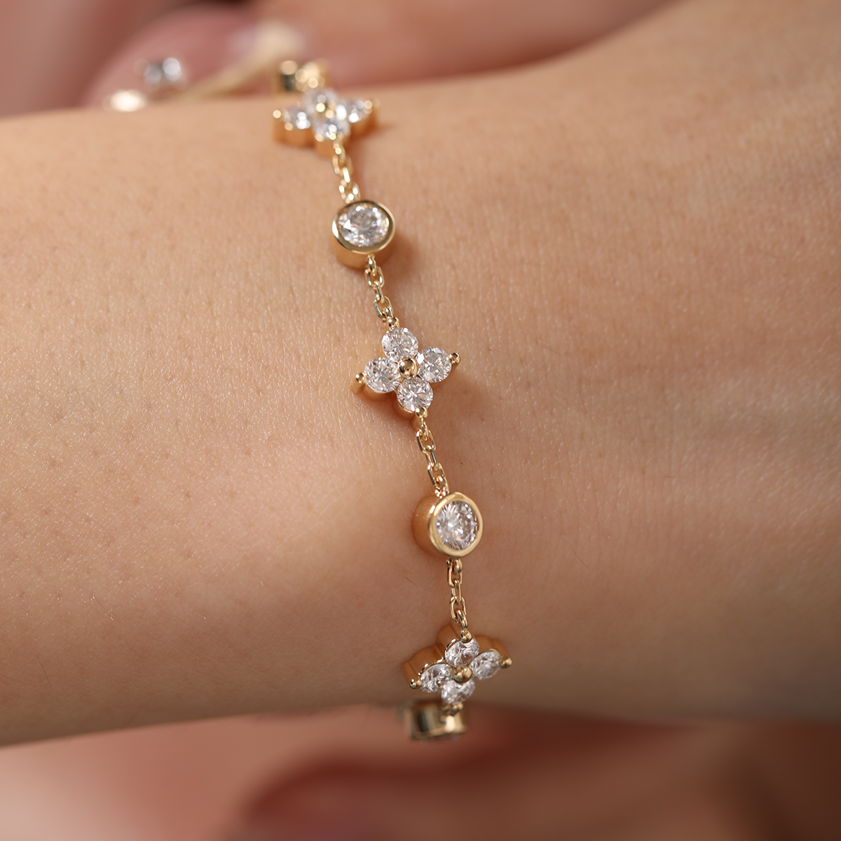 18K Yellow Gold Round Lab Diamond Fancy Shape Station Bracelet 18K Yellow Gold Round Lab Diamond Fancy Shape Station Bracelet