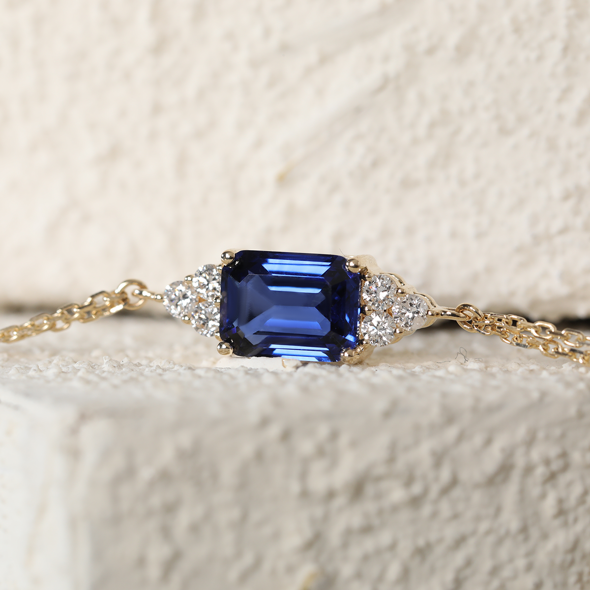 14K Yellow Gold 2ct Royal Blue Lab Sapphire Chain Bracelet with Round Lab Diamond Side-stones 14K Yellow Gold 2ct Royal Blue Lab Sapphire Chain Bracelet with Round Lab Diamond Side-stones