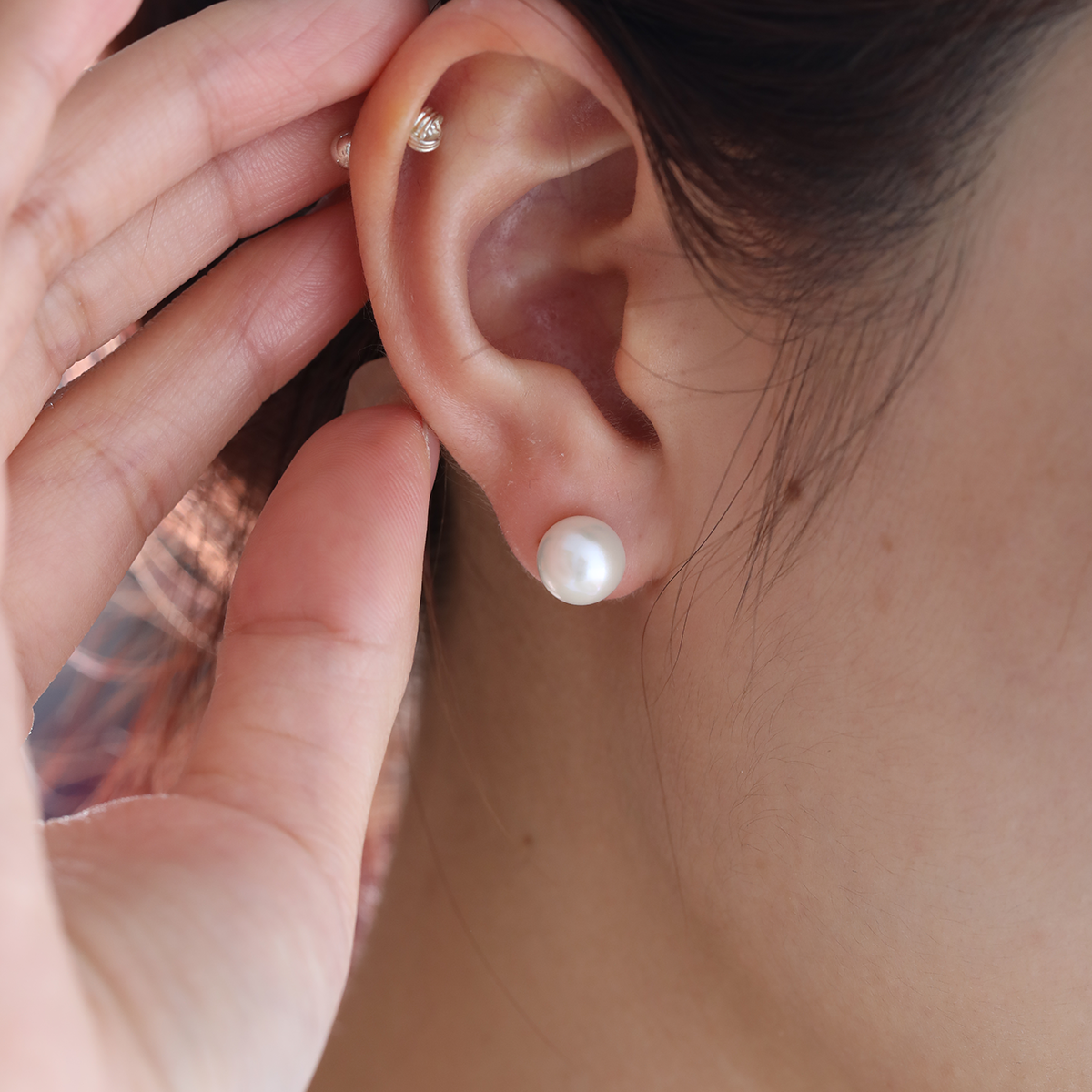 14K Yellow Gold Near-round Fresh-water Pearl Etud Earrings 14K Yellow Gold Near-round Fresh-water Pearl Etud Earrings