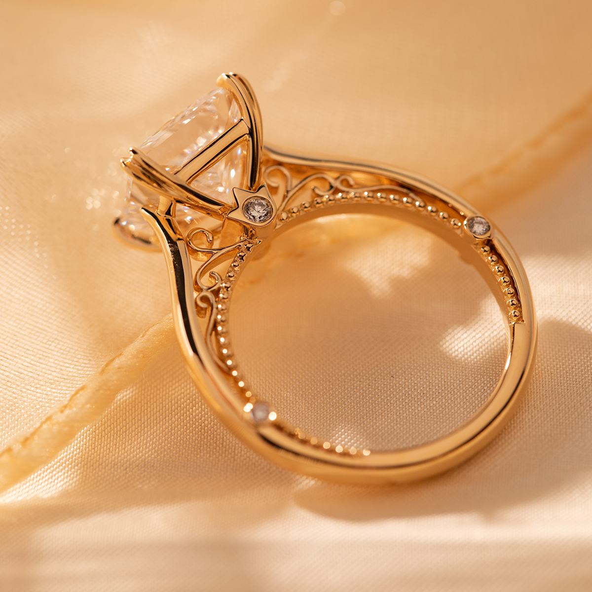 18K Yellow Gold 4ct Princess Cut Lab Diamond Double Claw Prongs Vintage Millegrain Ring – Art Nouveau Nature-Inspired Design 18K Yellow Gold 4ct Princess Cut Lab Diamond Double Claw Prongs Vintage Millegrain Ring – Art Nouveau Nature-Inspired Design
